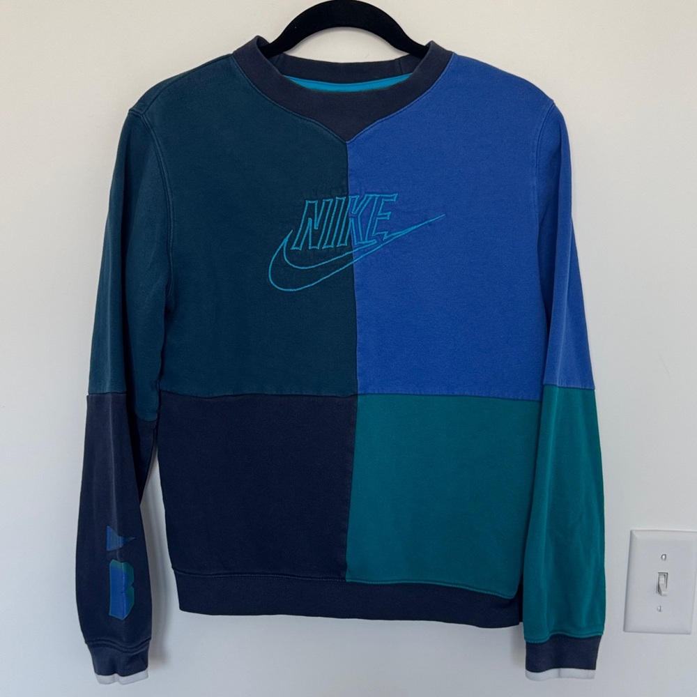 Nike Youth Multicolor Patchwork Crewneck Sweater - Size XL